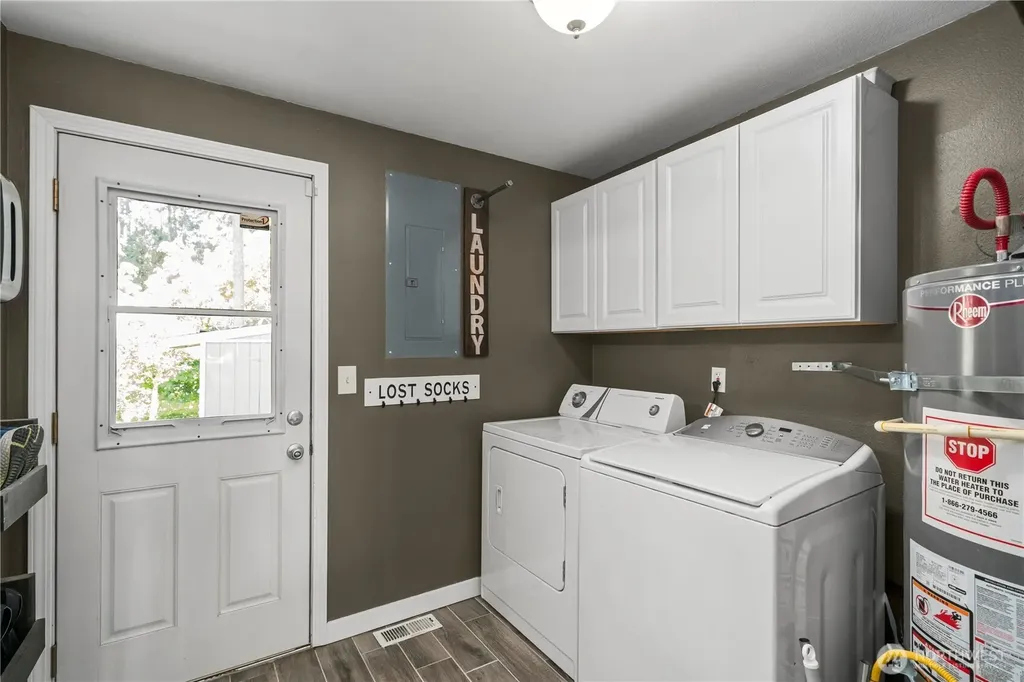 19101 58th Street E Lake Tapps WA 98391