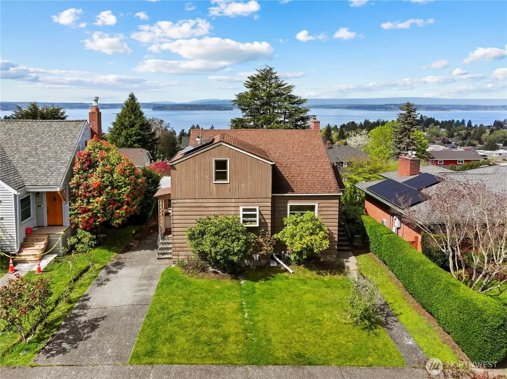 6901 40th Avenue SW Seattle WA 98136