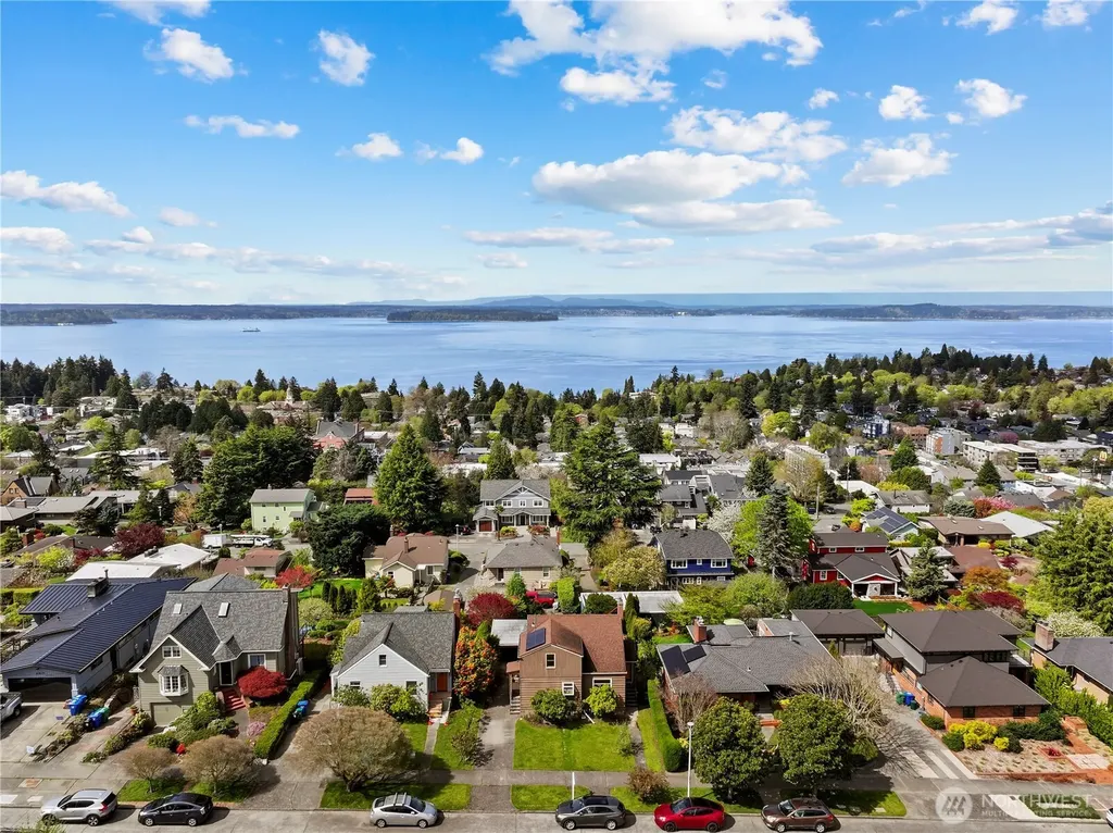 6901 40th Avenue SW Seattle WA 98136