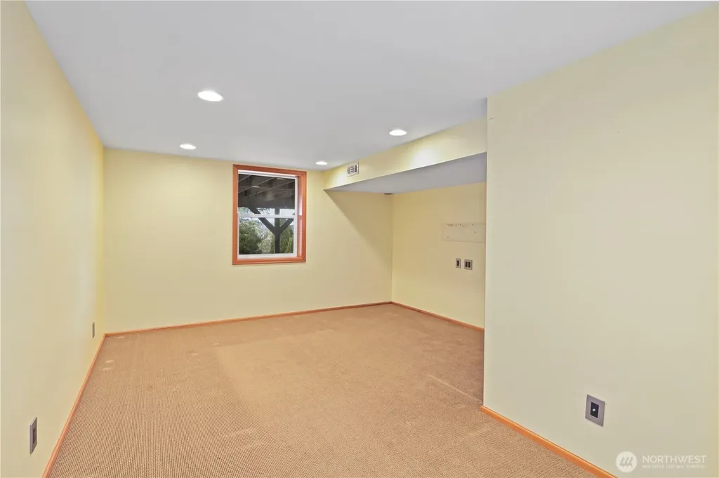6901 40th Avenue SW Seattle WA 98136