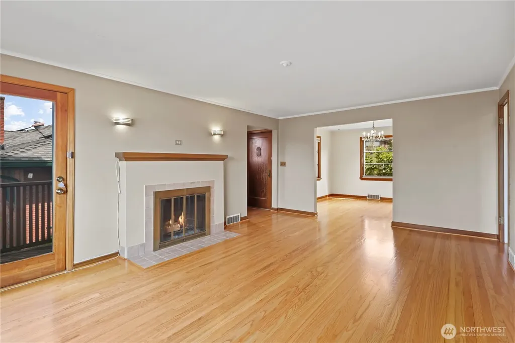 6901 40th Avenue SW Seattle WA 98136