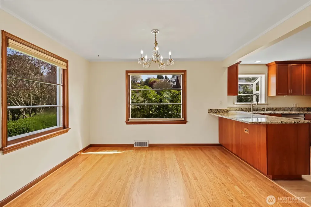 6901 40th Avenue SW Seattle WA 98136