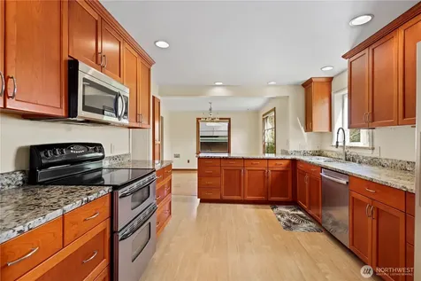 6901 40th Avenue SW Seattle WA 98136