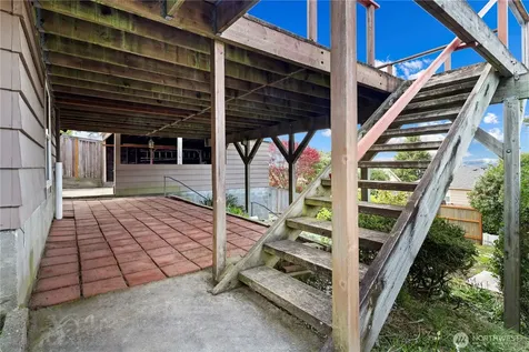 6901 40th Avenue SW Seattle WA 98136