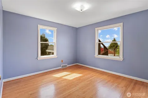 6901 40th Avenue SW Seattle WA 98136