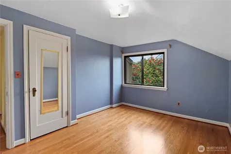 6901 40th Avenue SW Seattle WA 98136