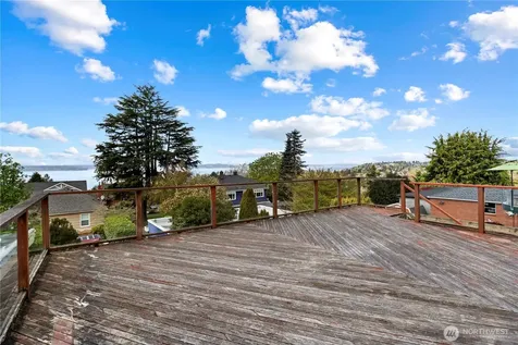6901 40th Avenue SW Seattle WA 98136