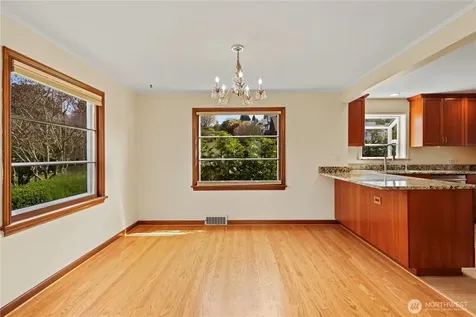 6901 40th Avenue SW Seattle WA 98136