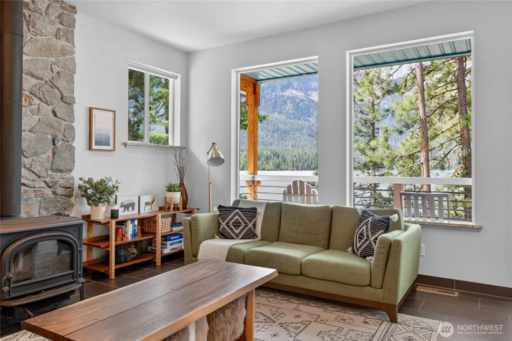 17027 North Shore Drive Leavenworth WA 98826