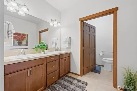 223 S 48th Place Mount Vernon WA 98274
