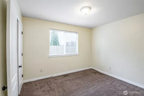 16927 121st Avenue E Puyallup WA 98374