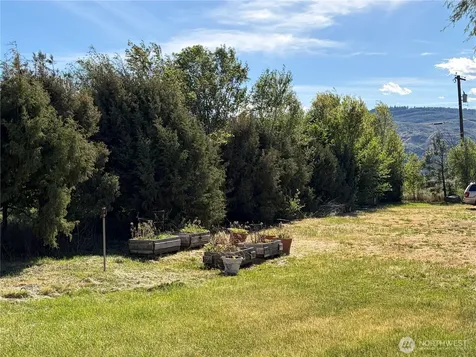64 N Cordell Road Oroville WA 98844