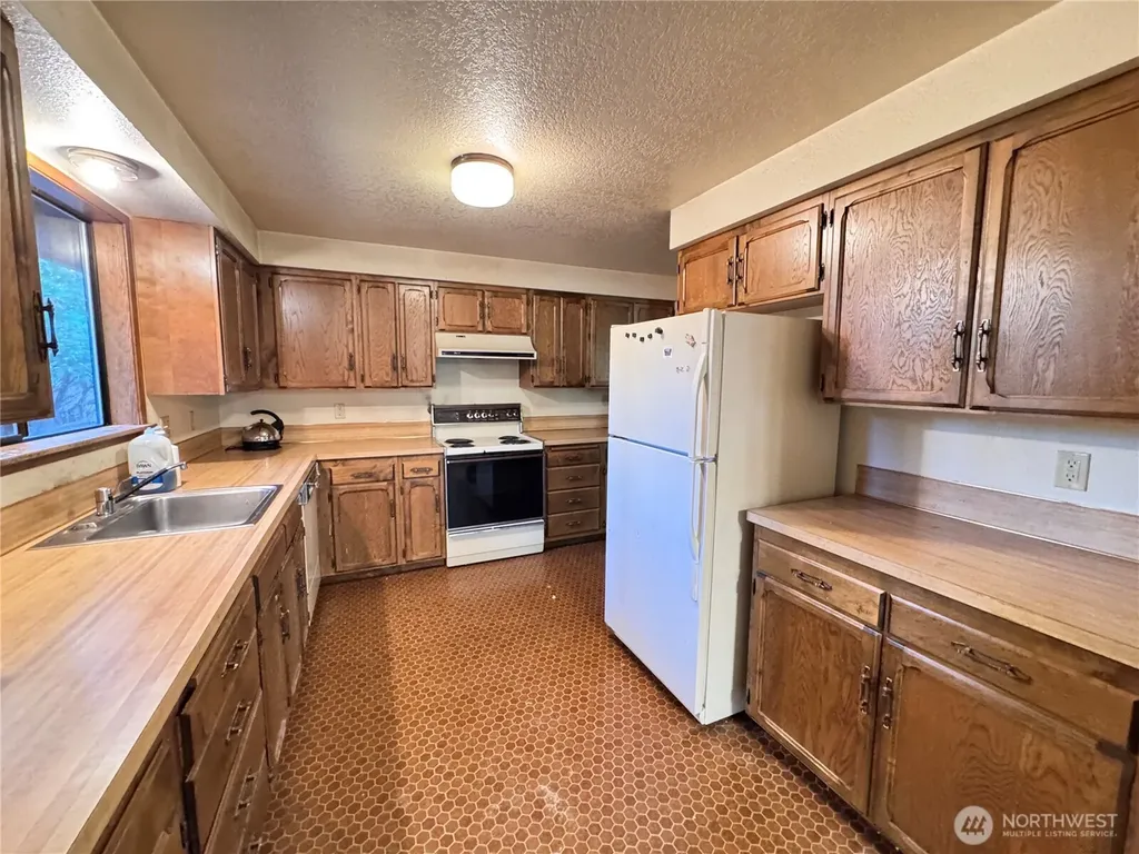 2139 Seabreeze Place Port Angeles WA 98363