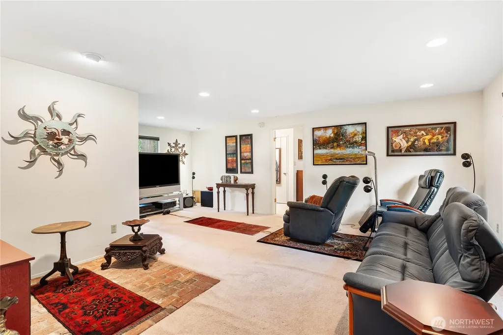 230 222nd Avenue NE Sammamish WA 98074