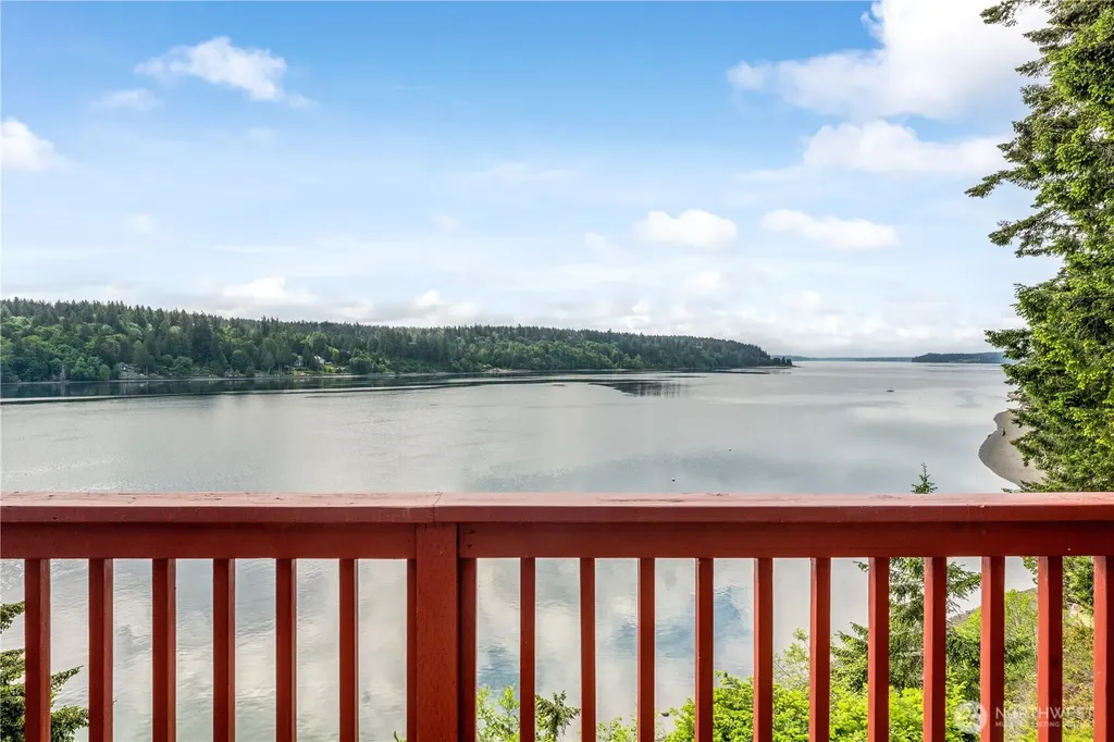 621 E Herron Boulevard NW Lakebay WA 98349
