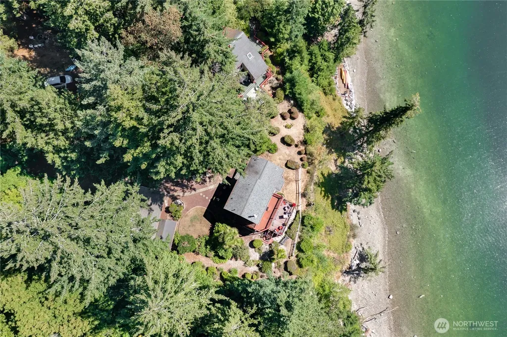 621 E Herron Boulevard NW Lakebay WA 98349