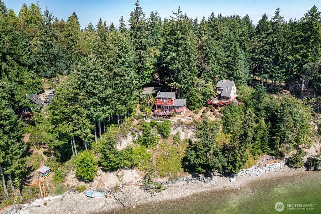 621 E Herron Boulevard NW Lakebay WA 98349