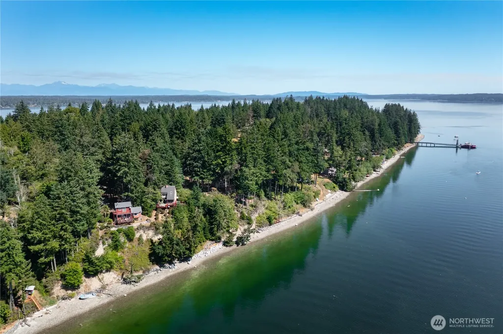 621 E Herron Boulevard NW Lakebay WA 98349
