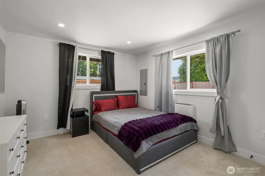 2331 S 251st Street Kent WA 98032