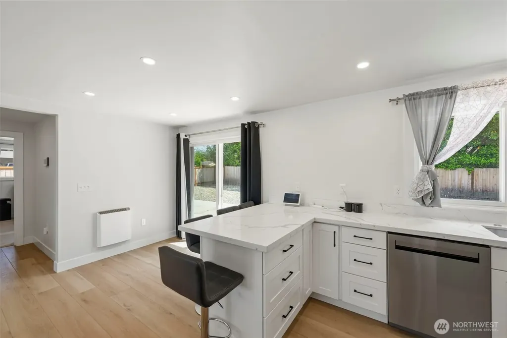 2331 S 251st Street Kent WA 98032
