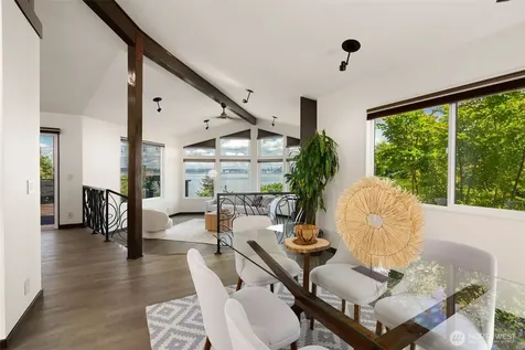 10847 Bill Point Bluff NE Bainbridge Island WA 98110