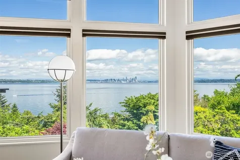 10847 Bill Point Bluff NE Bainbridge Island WA 98110