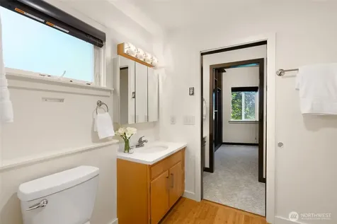 10847 Bill Point Bluff NE Bainbridge Island WA 98110