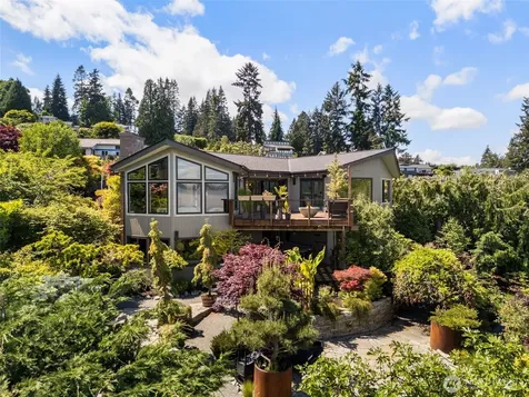 10847 Bill Point Bluff NE Bainbridge Island WA 98110