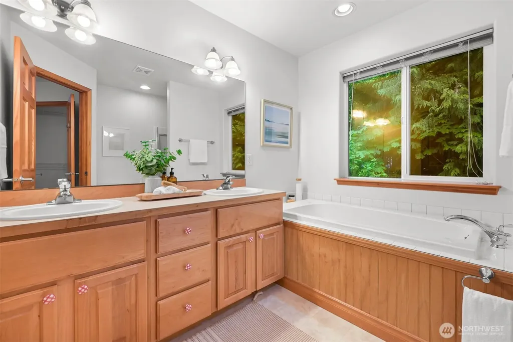 14 Rocky Ridge Drive Bellingham WA 98229