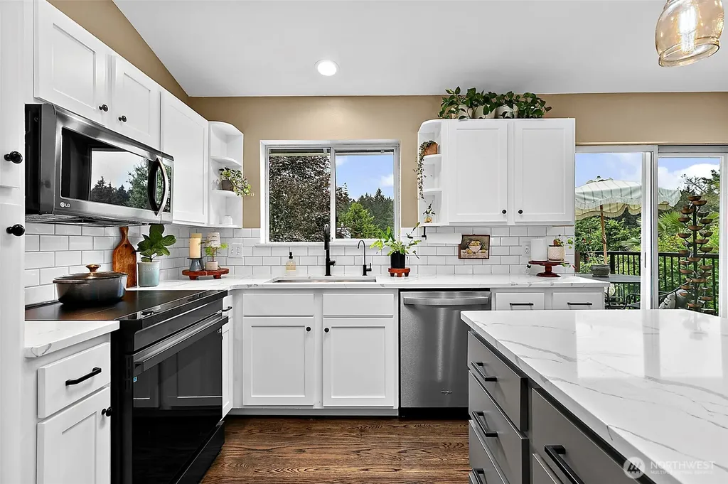 37008 20th Avenue S Federal Way WA 98003