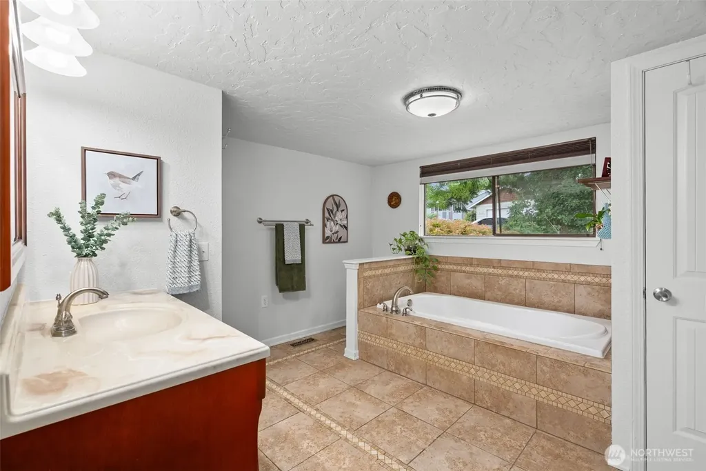 2312 Evergreen Avenue SE Port Orchard WA 98366