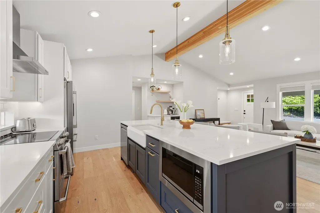 707 11th Avenue Milton WA 98354