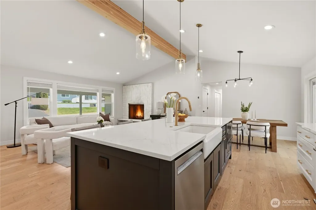707 11th Avenue Milton WA 98354