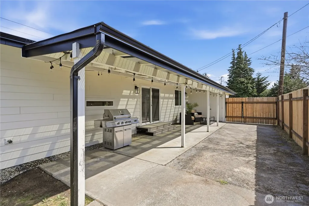 707 11th Avenue Milton WA 98354