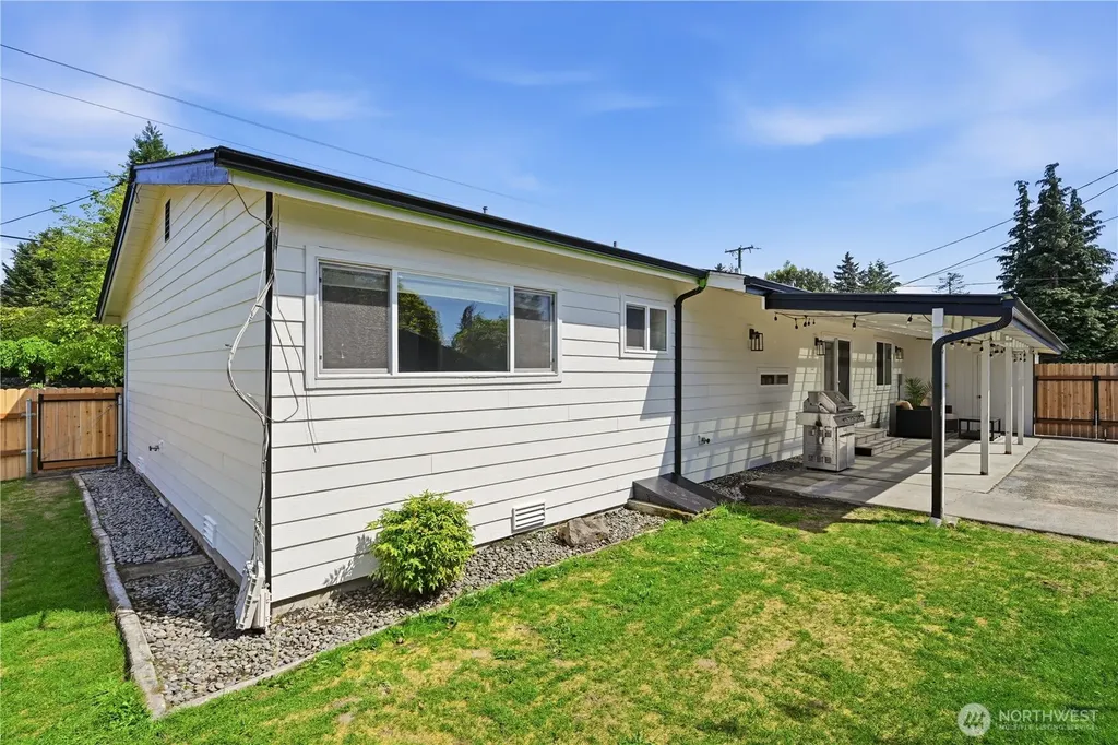 707 11th Avenue Milton WA 98354