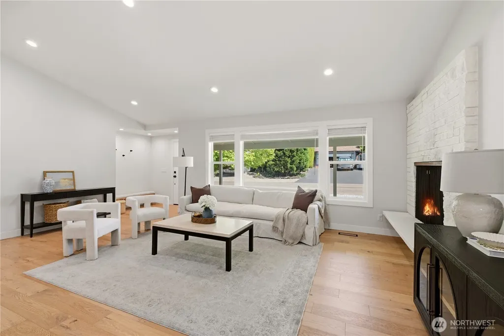 707 11th Avenue Milton WA 98354