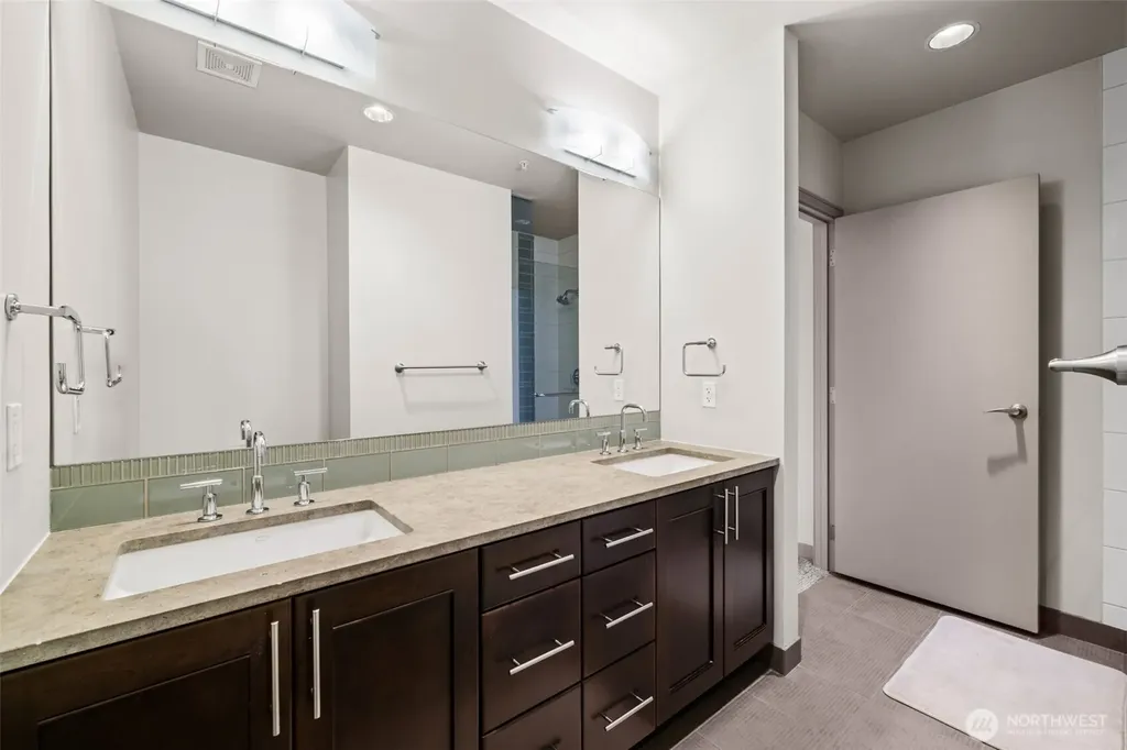 10610 NE 9th Place Bellevue WA 98004