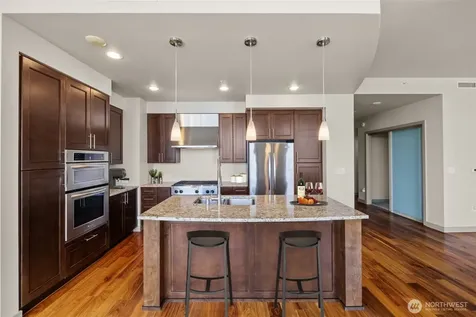 10610 NE 9th Place Bellevue WA 98004