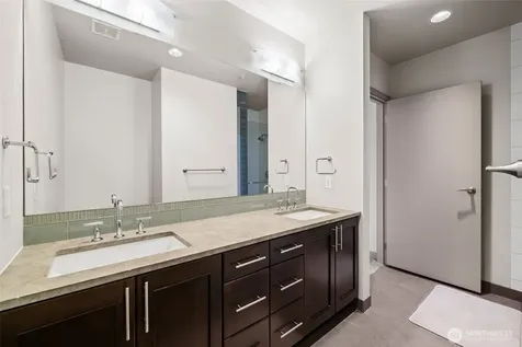 10610 NE 9th Place Bellevue WA 98004