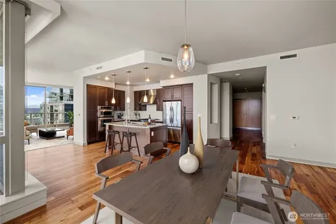 10610 NE 9th Place Bellevue WA 98004