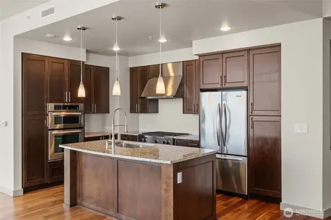 10610 NE 9th Place Bellevue WA 98004