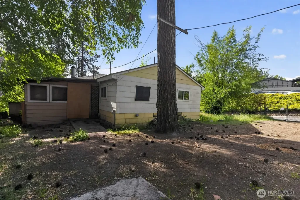 611 S Farr Road Spokane WA 99206