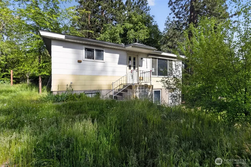 611 S Farr Road Spokane WA 99206