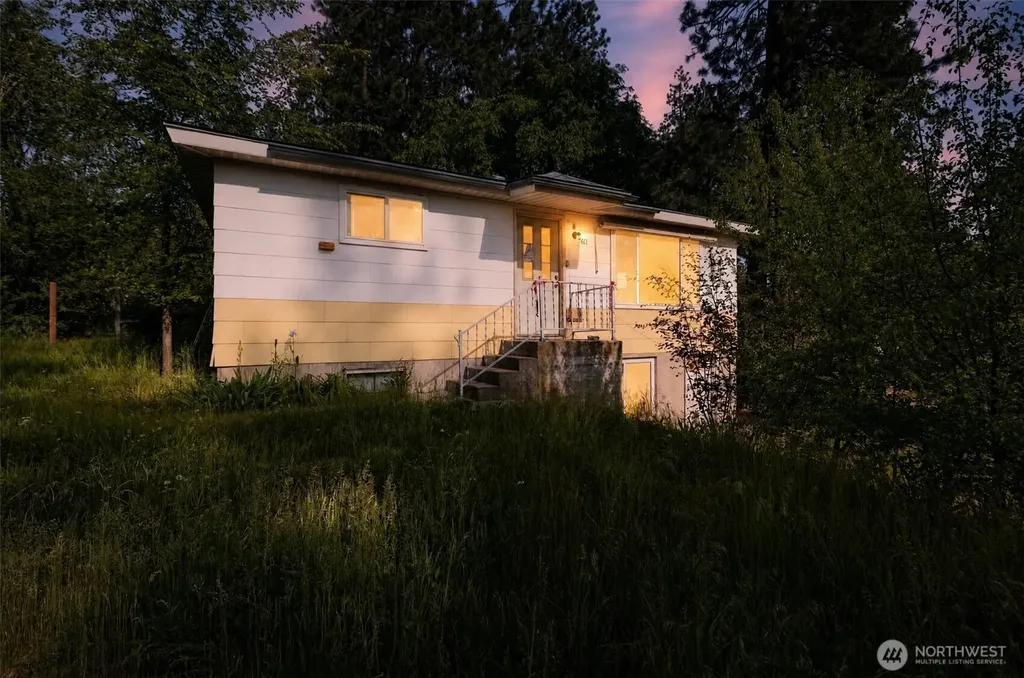 611 S Farr Road Spokane WA 99206