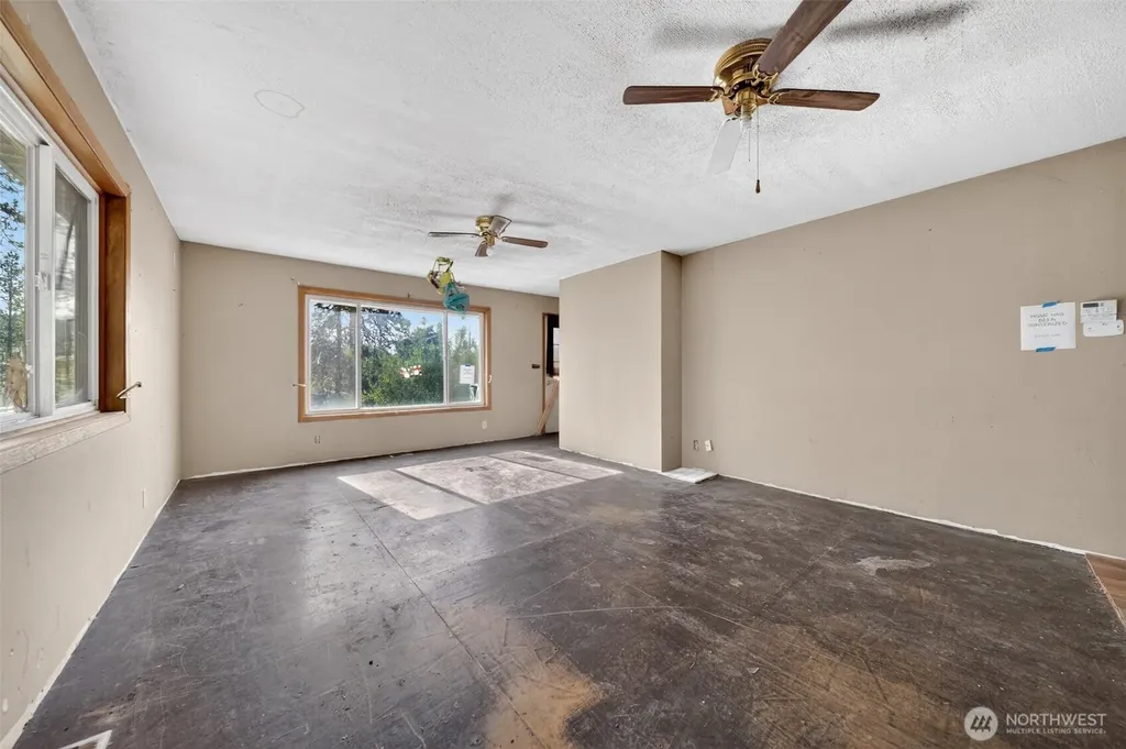 611 S Farr Road Spokane WA 99206