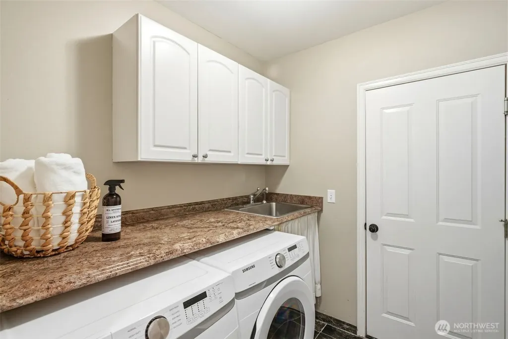 24923 NE 3rd Place Sammamish WA 98074