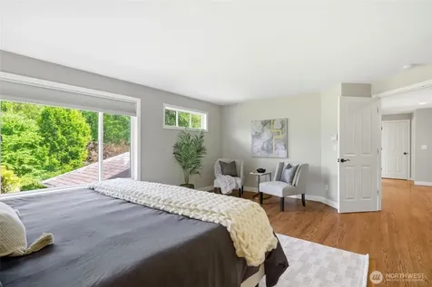 24923 NE 3rd Place Sammamish WA 98074