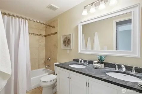 24923 NE 3rd Place Sammamish WA 98074