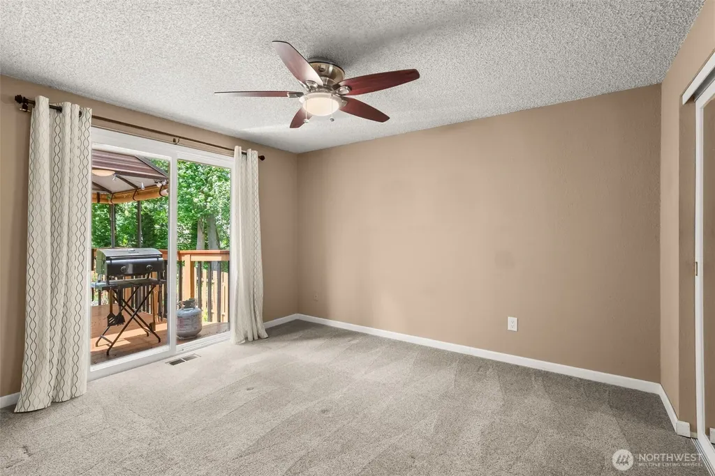 32007 226th Avenue SE Kent WA 98042