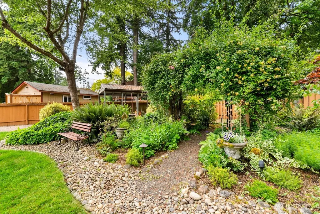 32007 226th Avenue SE Kent WA 98042